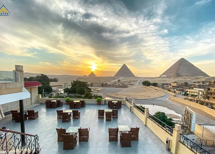 Hotel near College: Egypt Pyramids Inn